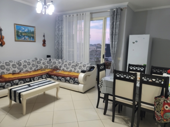 Apartament 1+1 i kompletuar me qera prane qendres